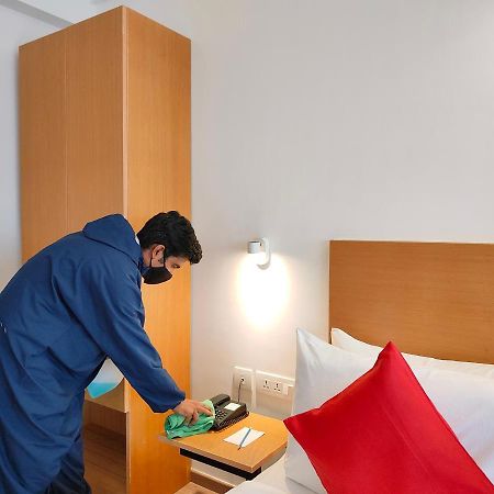 Kanak Beacon Hotel - Ashram Road Ahmadábád Kültér fotó