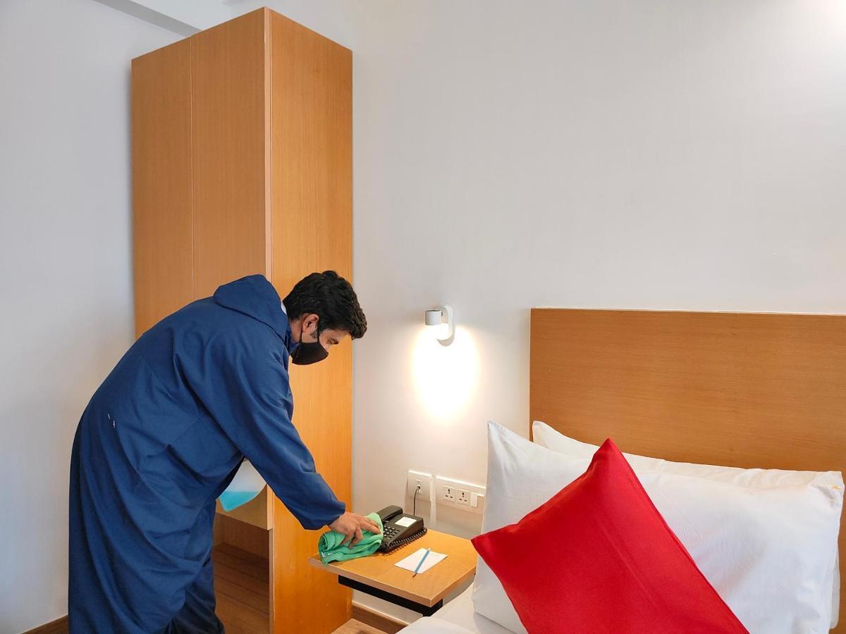 Kanak Beacon Hotel - Ashram Road Ahmadábád Kültér fotó